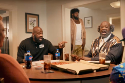 Shaquille O'Neal plays his whole family in new Papa Johns campaign