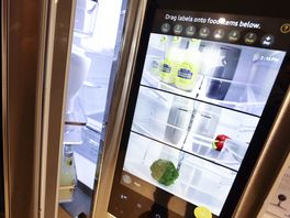 Samsung bets it can sell smart-home tech by building the homes 