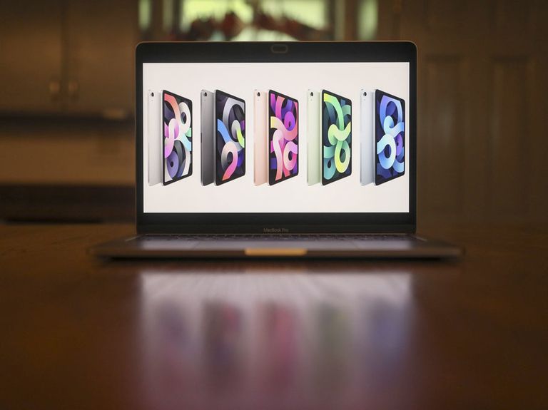 Apple 'flexes its muscles' with subscription bundle that includes News Plus