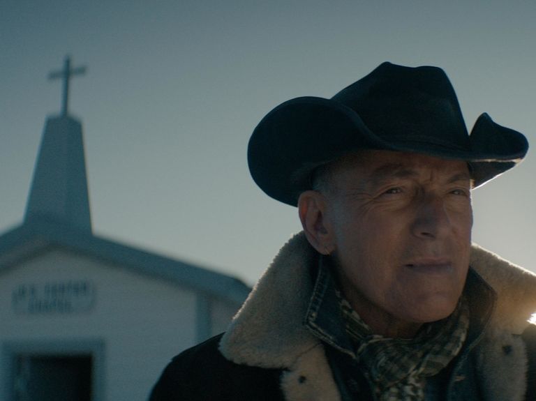 From Springsteen to Scissorhands, we've got all your Super Bowl highlights: Monday Wake-Up Call