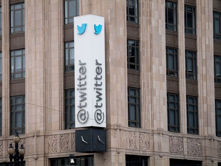 Twitter beats sales estimates, warns of slowing user growth