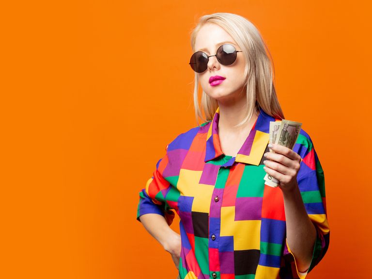 Facebook commits $1 billion to pay creators