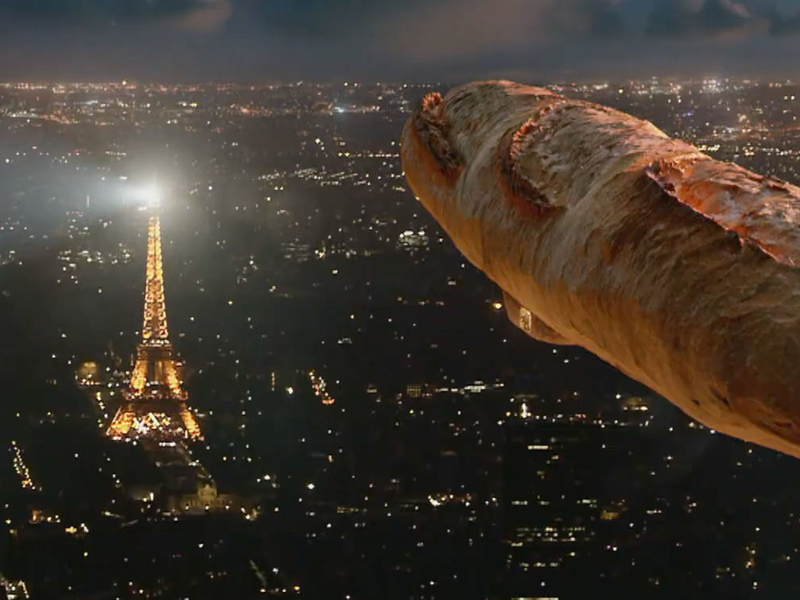 Peyton Manning dreams of a baguette blimp in NBC’s amusing new Paris