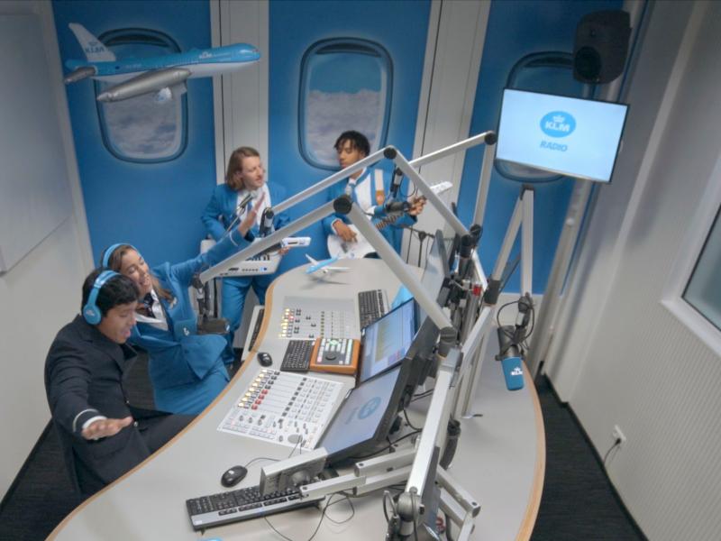 klm-turns-into-an-atm-restaurant-and-a-radio-station-to-prove-it-s-not