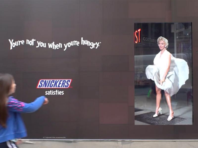 Snickers Freaks Out Marilyn Monroe Oglers With Funny Digital Billboard ...