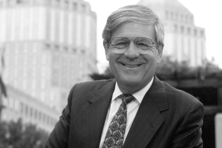Former Procter & Gamble CEO Ed Artzt, famous for 1994 digital wake-up call, dies at 92